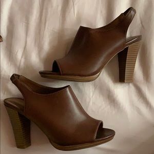 Brown Wedges